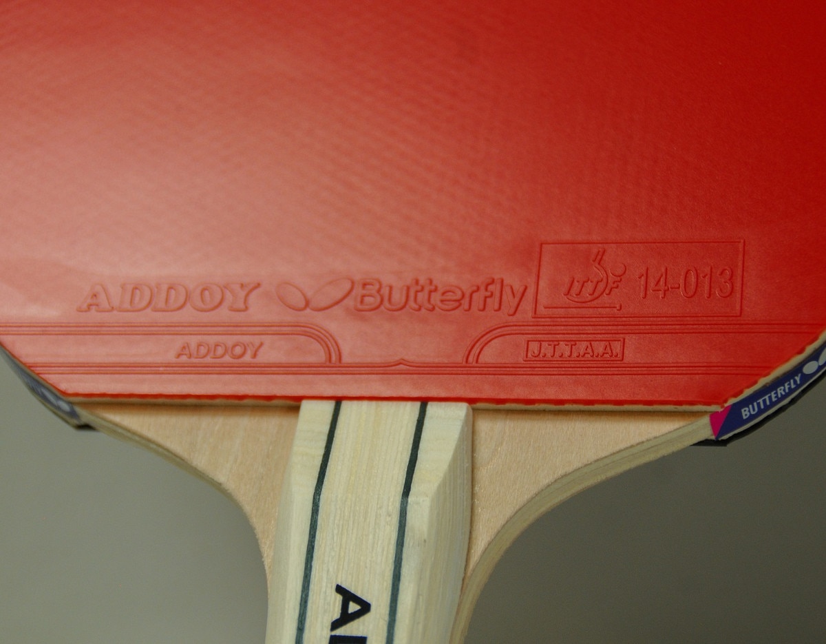 Butterfly Addoy 1000 Pre-Made Racket: Close-up of lower third of blade